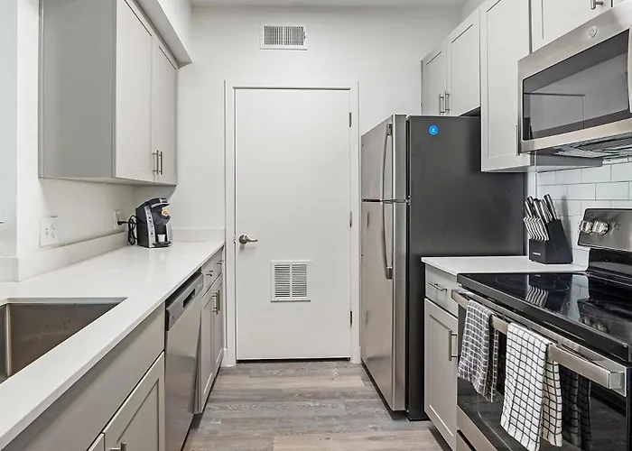 Landing Incredible Game Apartment *